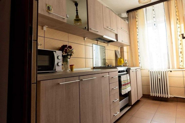 Apartament 2 camere renovat -Podul ros-etajul 2 