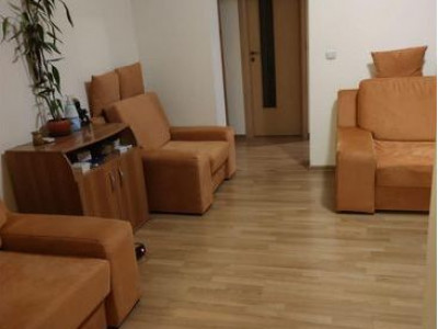 Apartament 2 camere  -Podu Ros- renovat, mobilat, utilat.