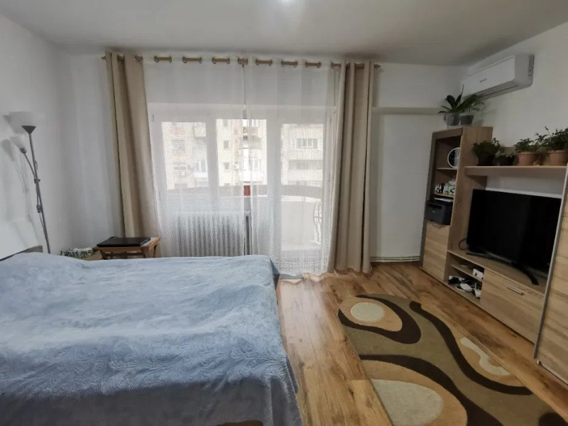 Apartament 1 camera etaj intermediar mobilat-utilat Pacurari