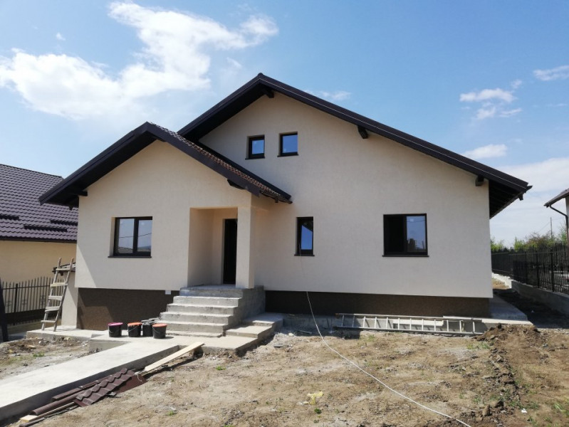 Casa 4 camere, parter, beci. Valea Adanca- Miroslava