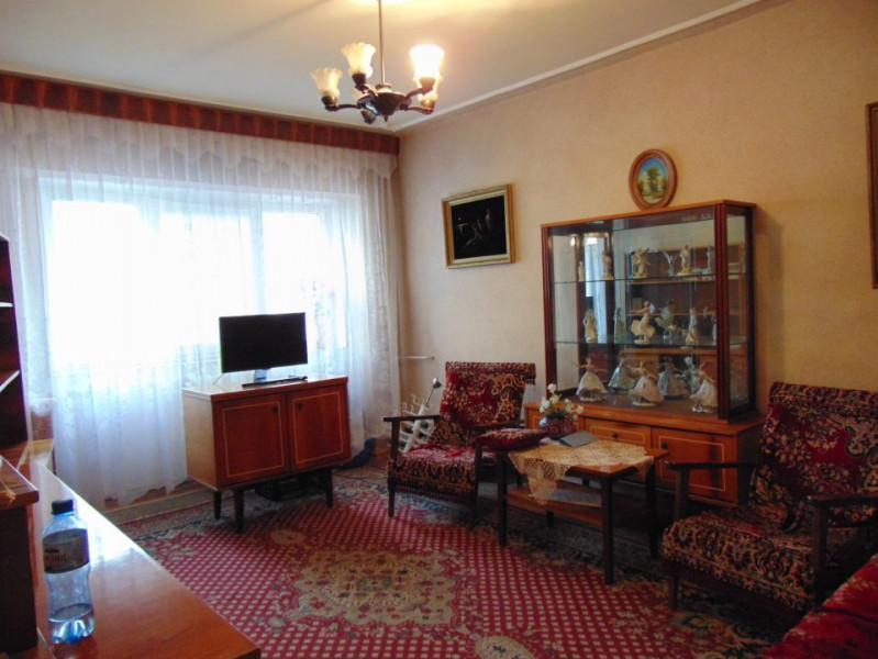 Apartament 2 camere D, Podul de Fier-Tg. Cucu. Etaj 2/4.