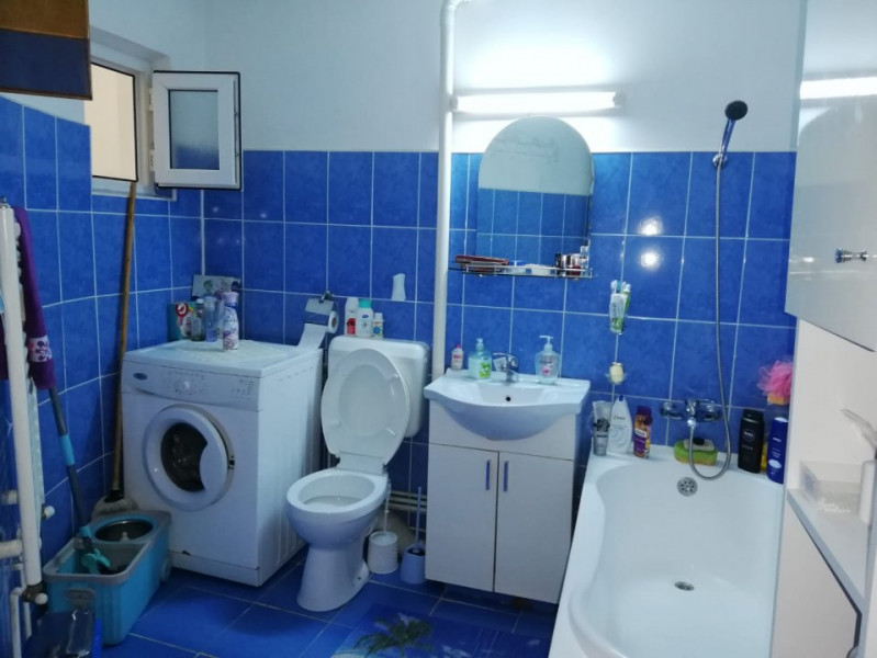 Apartament 2 camere, zona Piata Alexandru cel Bun