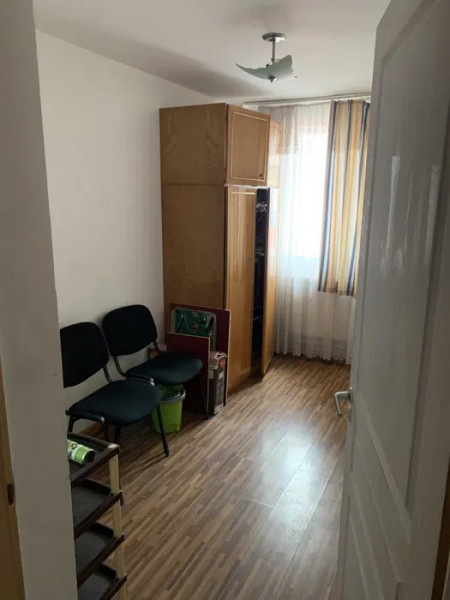 Apartament 3 camere Tatarasi, etaj 3/4, fara risc, renovat.