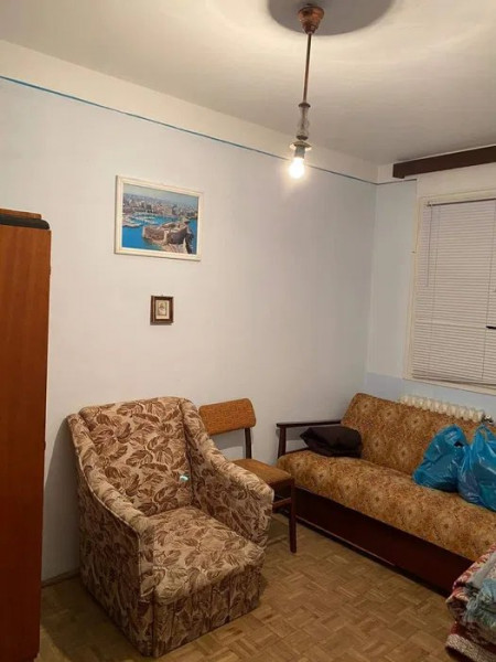 Apartament 3 camere, Etaj 3/4, Tatarasi-Magazin Flux Rosu