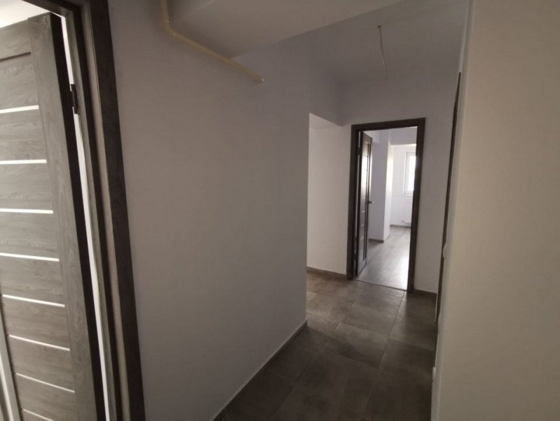 Apartament 3 camere, 2 bai, etaj 3, Tatarasi, bloc nou.