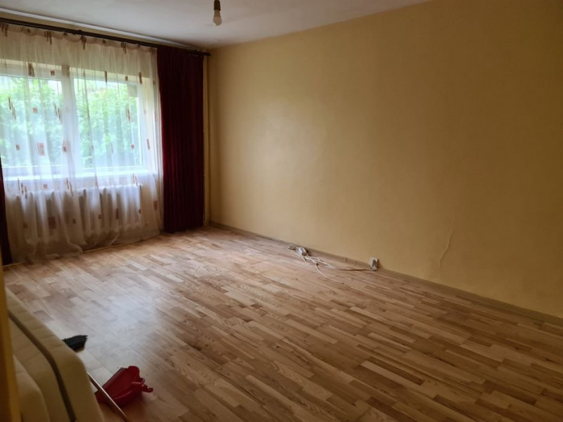 Zona Capat Cug - Apartament 3 camere