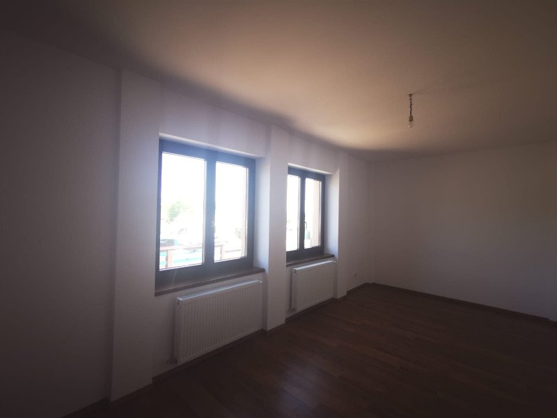 Apartament cu 2 camere,decomandat,60mp,mutare imediata.