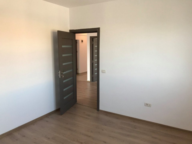 APARTAMENT 2 CAMERE, DECOMANDAT, BLOC NOU, MUTARE IMEDIATA