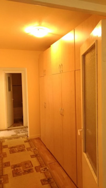 Podu Ros - sensul giratoriu-apartament 3camere decomandat, bloc fara risc 