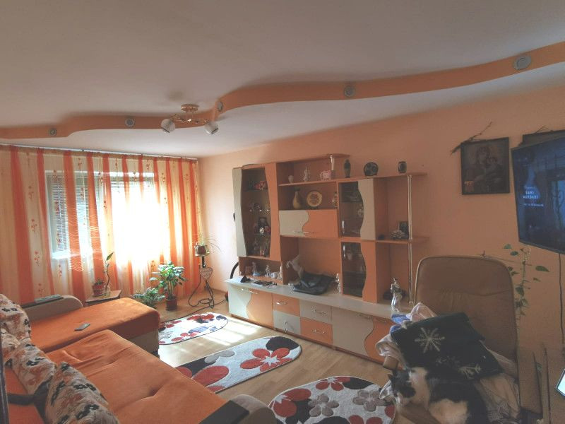 Apartament 3 camere decomadat etaj intermediar Canta