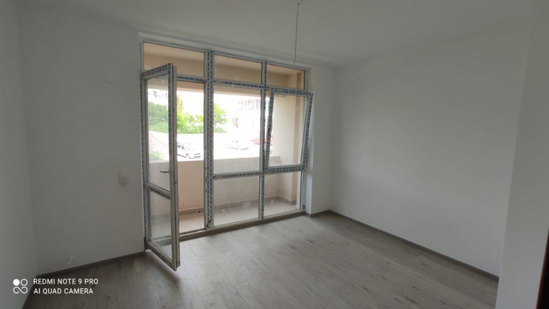 Apartament 4 camere,decomandat,bloc nou,Pacurari.