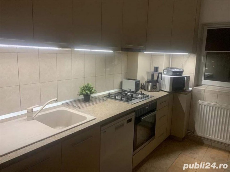 Apartament 3 camere Gara 2 bai etaj intermediar