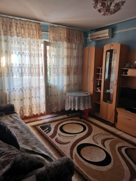 Alexandru cel Bun - Apartament cu 3 camere LIBER