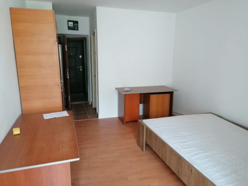 Nicolina 1 - Garsonieră, etaj intermediar