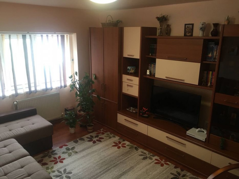 Frumoasa - Apartament 3 camere decomandat, etaj intermediar