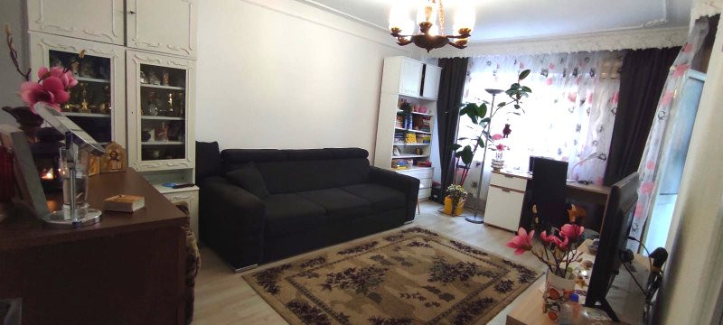 Nicolina 2 - Apartament cu 3 camere decomandat, etaj 2