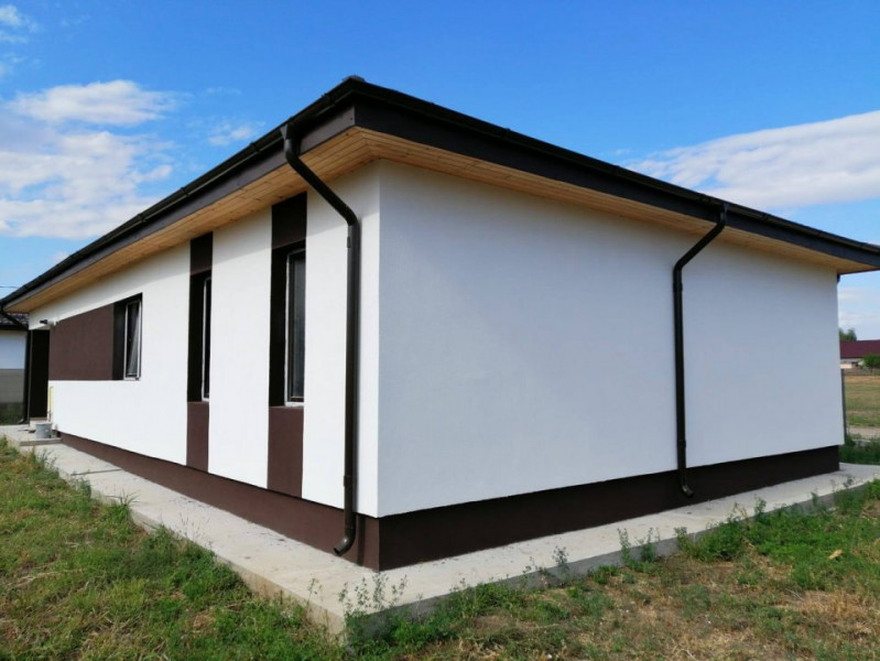 Casa individuala cu 4 camere, 500 mp teren, Vorovesti-Miroslava