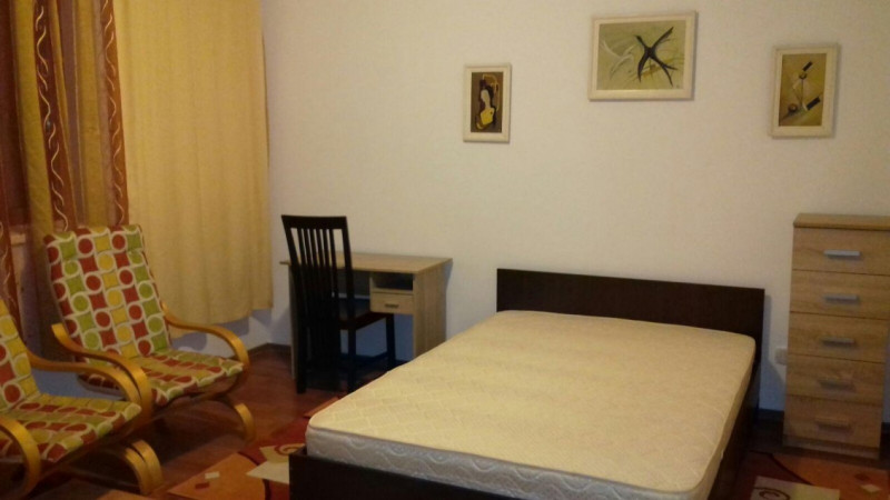 Apartament 3 camere decomandat Petru Poni