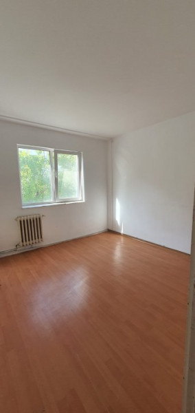 ZIMBRU - Apartament cu 3 camere ETAJ 1 LIBER