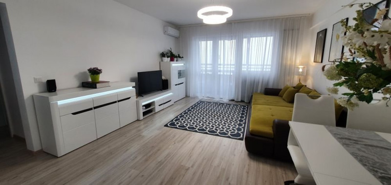 APARTAMENT 3 CAMERE, DECOMANDAT, BLOC NOU