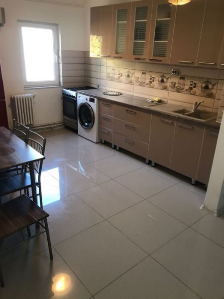 APARTAMENT 2 CAMERE, DECOMANDAT, UTILAT, BULEVARDUL INDEPENDENTEI