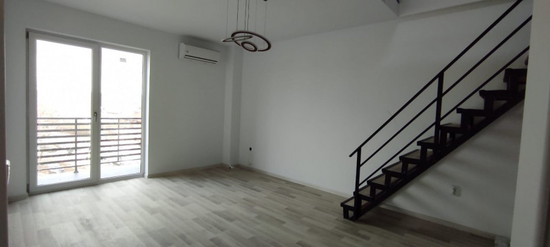 Capăt Cug - Apartament 3 camere decomandat, 100mp utili, bloc nou, liber