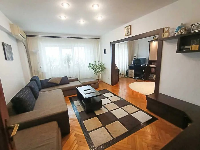 Apartament 4 camere decomandat , 2 bai 2 balcoane Pacurari-Alpha Bank