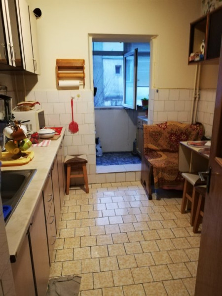 Apartament 3 camere decomandat etaj intermediar Toma Cozma-Petru Poni