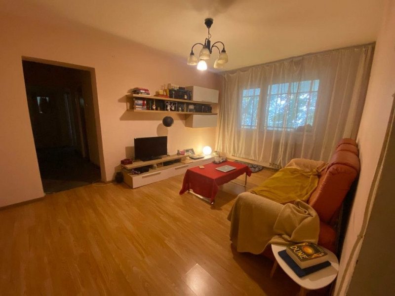 Apartament 4 camere semidecomandat - Tatarasi la bulevard