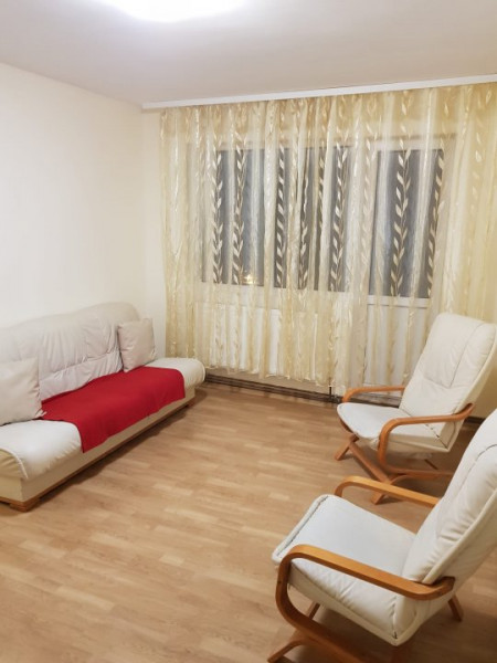 Apartament 3 camere-Tatarasi - zona Ciurchi