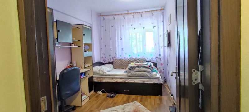 Apartament 3 camere decomandat, 2 bai, etaj 1 Pacurari-Lukoil