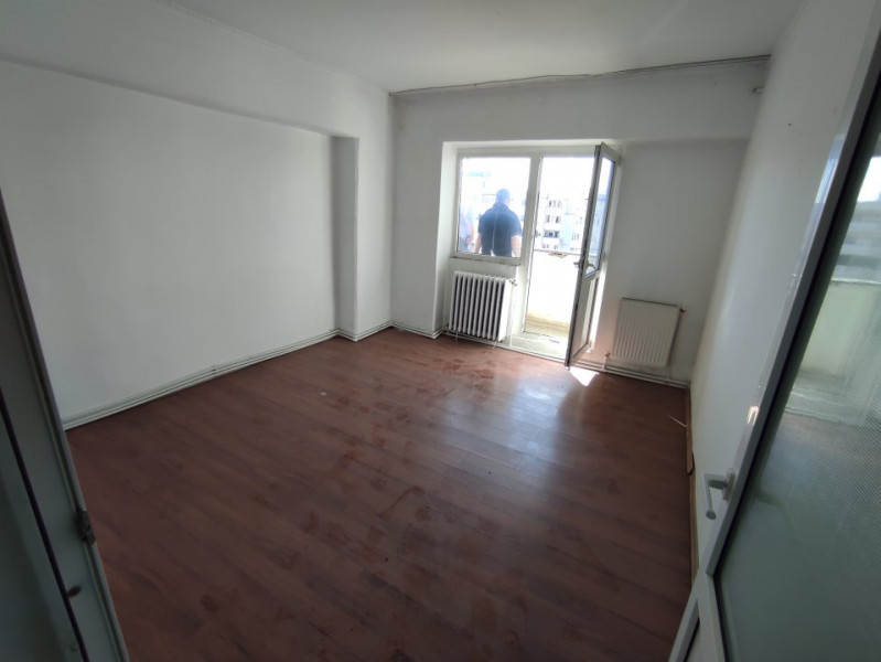 Apartament 3 cam., decomandat, et. 9, Selgros