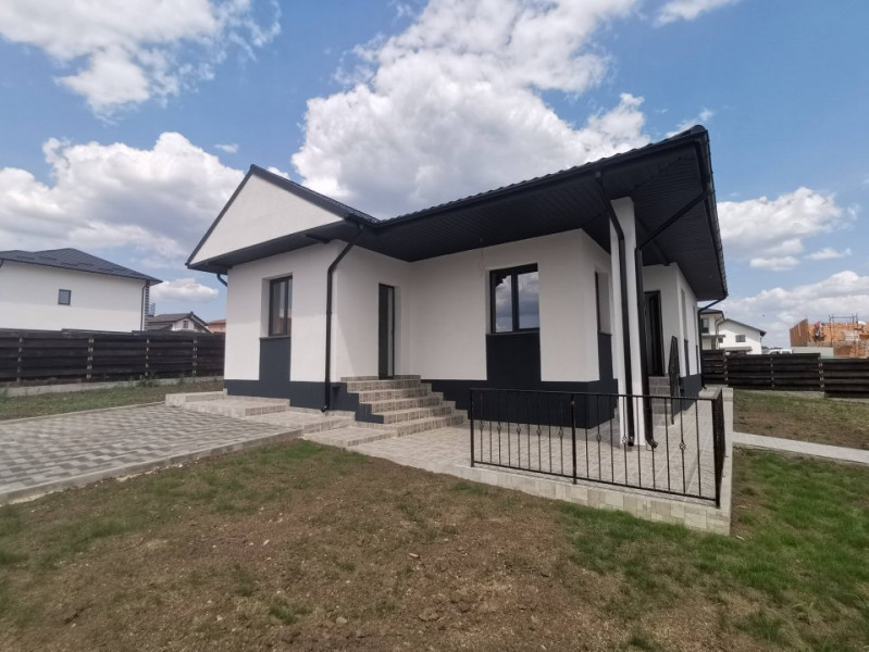 126000e, Casa cu 3 camere, 2bai, 500 mp, zona Valea Adanca - Miroslava