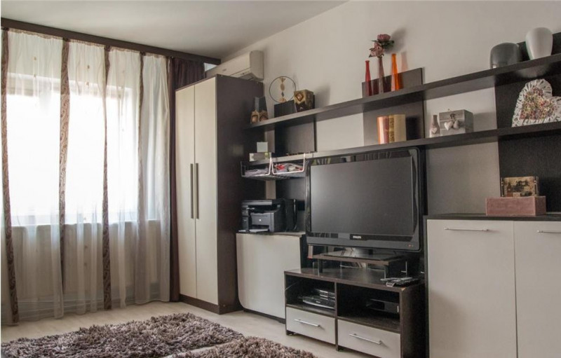 Apartament 4 camere, cu terasa mare, Frumoasa