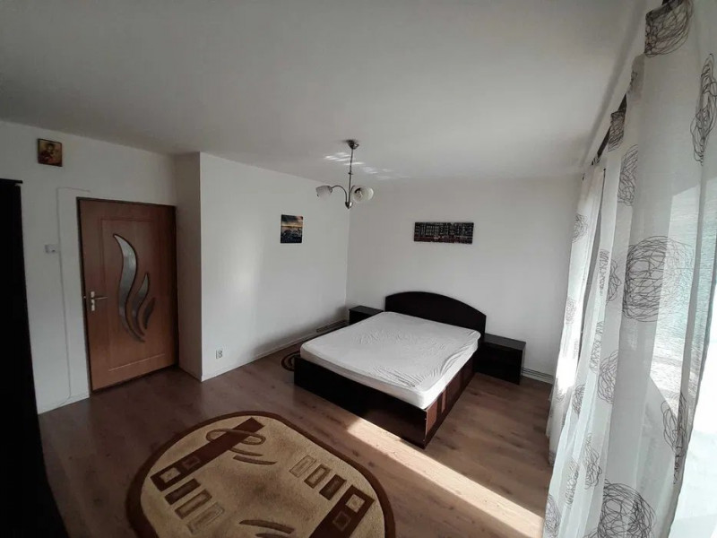 Apartament 1 cam. decomandat, et. 3, CUG, renovat