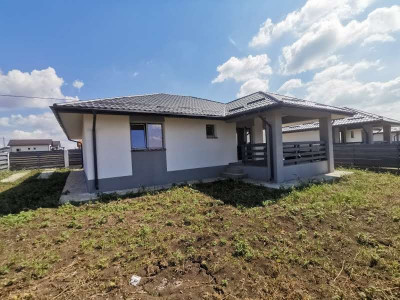 Casa 3 camere, parter, zona Vorovesti - Miroslava