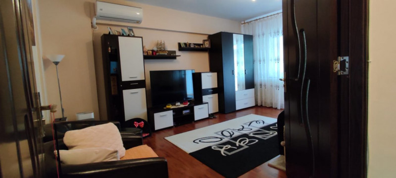 Apartament 3 camere decomandat, 2 bai, etaj 1 Pacurari-Lukoil