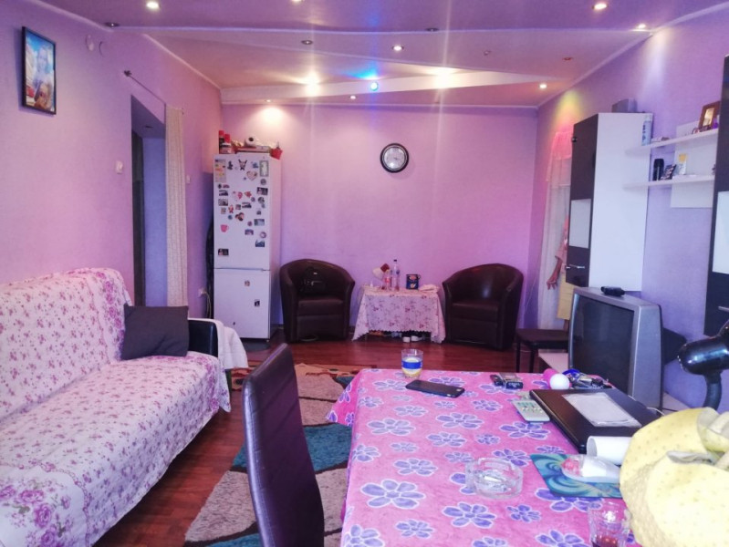 Podu Ros - Liceul Racovita -  apartament cu 3 camere 