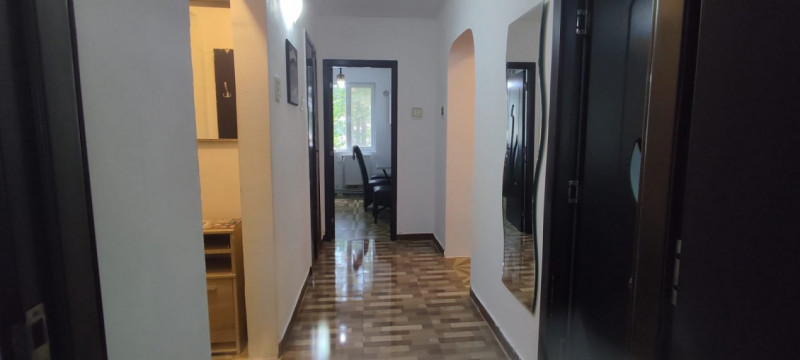 Apartament 3 camere decomandat, Podu Ros, etaj 1, Universitate