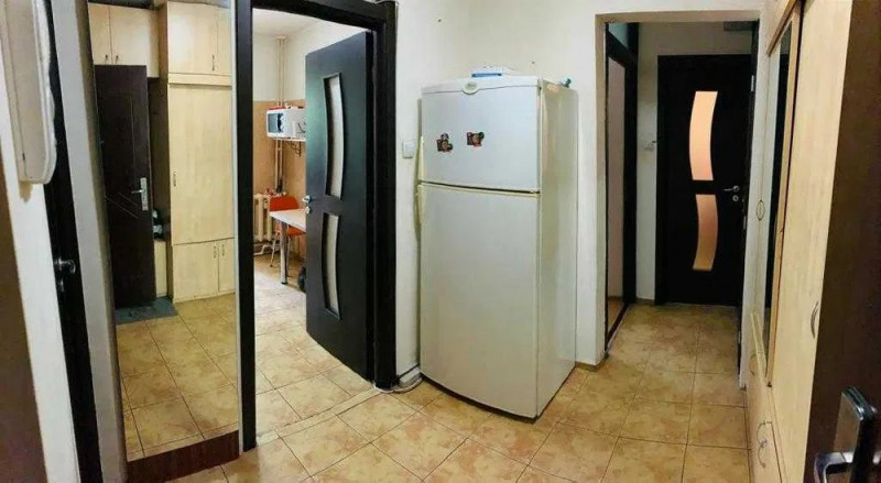 Apartament 2 camere decomandat - Podul de Fier - etaj 1