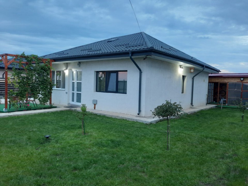 87000e, Casa, 3 camere, 450 mp teren, Vorovesti, Miroslava