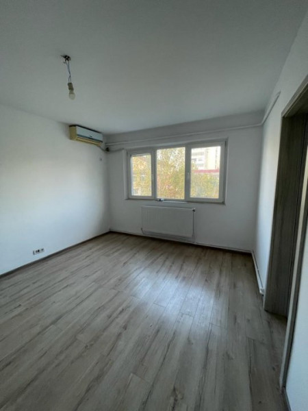 Piata Voievozilor - Alexandru cel Bun , apartament 2 camere Renovat