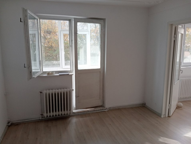 Apartament 2 camere, etajul 1, Alexandru Cel Bun
