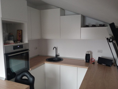 Apartament 3 camere, decomandat, Rond Vechi, loc parcare, 2019