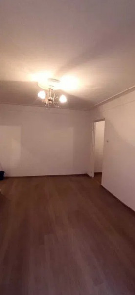 Apartament cu 2 camere semidecomandat,situat la etajul 2,zona rond Zimbru