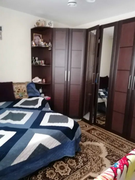 Apartament cu 3 camere decomandat,Alexandru cel Bun,liceu Miron Costin