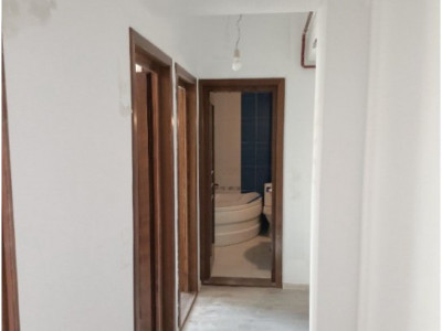 Ap. 2 camere plus 2 cam. la etaj, decomandat, Hlincea, 2015