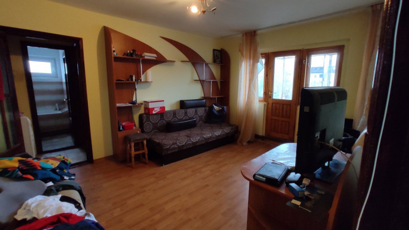 Apartament 3 camere, zona MCB