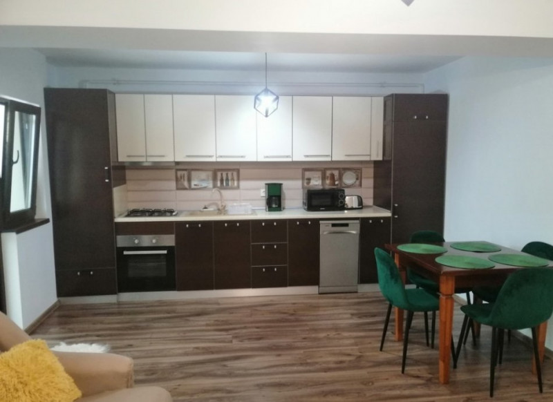 Apartament 3 camere, SD, 2 bai, et. intermediar, CUG, 2017 