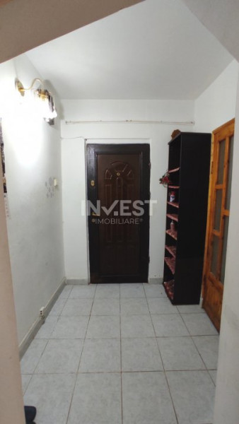 Apartament 3 camere, liber, zona Zimbru